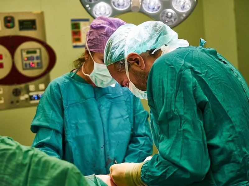 ΗΠΑ: Δεν τα κατάφερε ο πρώτος ασθενής με μεταμόσχευση καρδιάς από γενετικά τροποποιημένο χοίρο