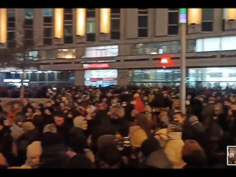 Ουκρανία: Τουλάχιστον 4.000 συλλήψεις διαδηλωτών σε αντιπολεμικές διαδηλώσεις στην Ρωσία