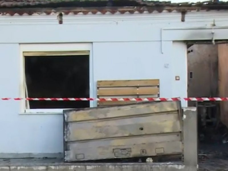 Θεσσαλονίκη: Απανθρακώθηκαν μητέρα και τα δύο ανήλικα παιδιά της από πυρκαγιά στο σπίτι τους