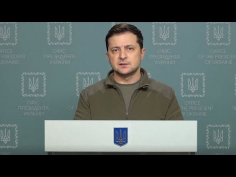 Αιχμηρή και ειρωνική απάντηση Ζελένσκι προς Ντράγκι: «Την επόμενη φορά θα αλλάξω το πρόγραμμα του πολέμου για να μιλήσουμε»