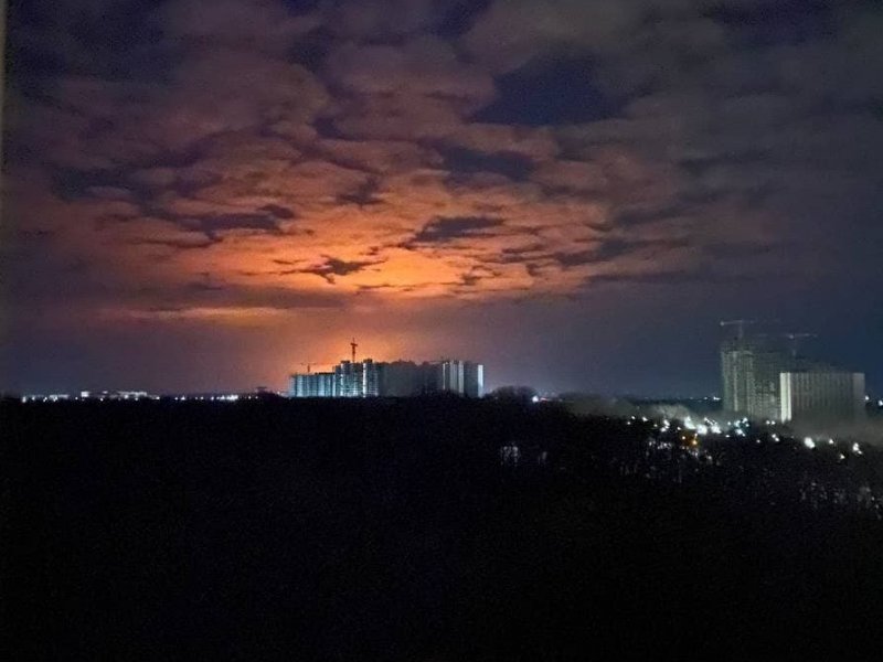 Ουκρανία: Νύχτα τρόμου στο Κίεβο - Χτυπήθηκε δεξαμενή πετρελαίου (βίντεο)