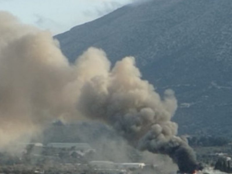 Κορωπί: Μεγάλη φωτιά σε αποθηκευτικό χώρο