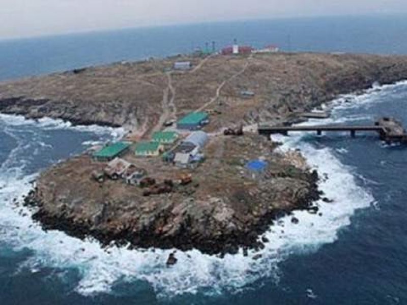 Ουκρανία: Συγκίνηση για τους 13 Ουκρανούς στρατιώτες που υπερασπίστηκαν το Φιδονήσι (ηχητικό)
