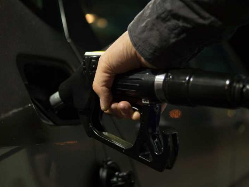 «Φωτιά» οι τιμές των καυσίμων - Στα 2,5 ευρώ το λίτρο η βενζίνη έως το τέλος της εβδομάδας (Αναλυτικός κατάλογος ανά νομό)