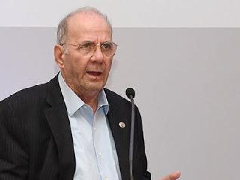 Κατέληξε στη ΜΕΘ ο καθηγητής Γιάννης Κυριόπουλος