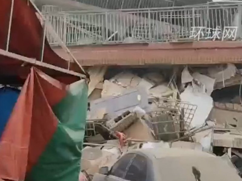  Κίνα: Δεκάδες οι εγκλωβισμένοι και οι αγνοούμενοι μετά από κατάρρευση πολυκατοικίας