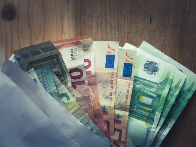 Όλα τα επιδόματα και οι παροχές μέχρι το Πάσχα