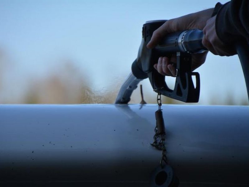 «Fuel Pass 2»: Ενίσχυση μέχρι και 100 ευρώ το τρίμηνο - Από 30 έως 45 χιλιάδες το εισοδηματικό όριο