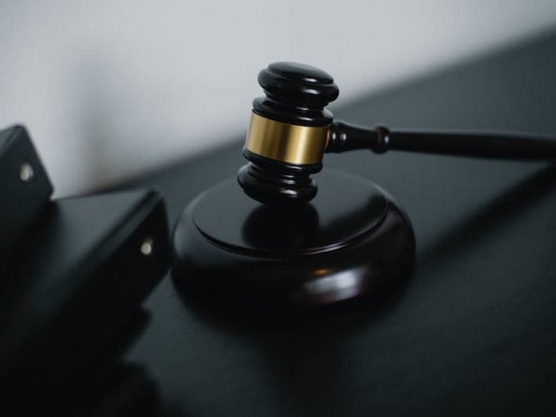 Θεσσαλονίκη: Ποινή κάθειρξης 11 ετών στον 70χρονο που σκότωσε με σκεπάρνι τον γιο του 
