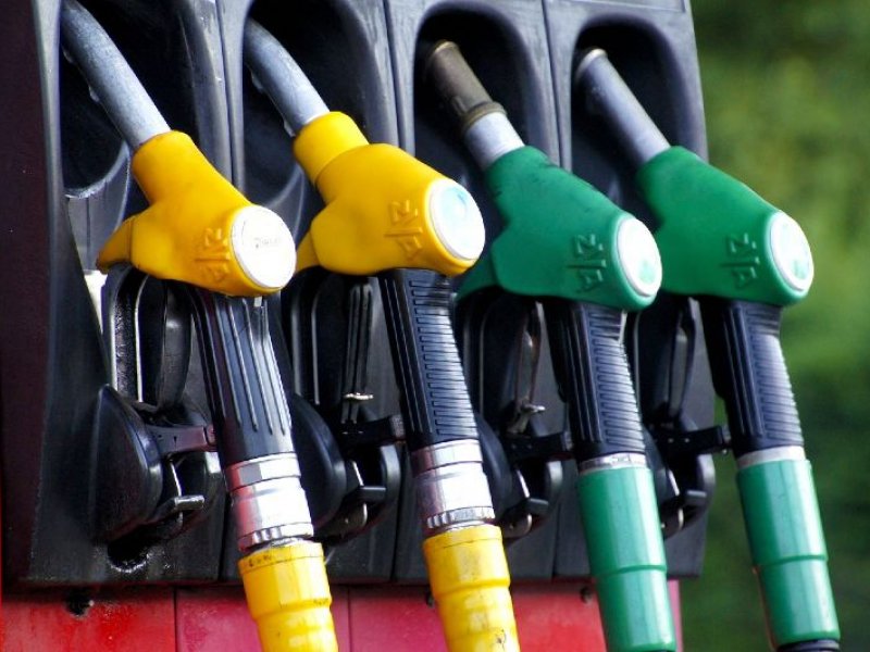 Βενζίνη όπως χρυσός: Ξεπέρασε τα 2,80€ σε ορισμένα νησιά - Στα 2,4€ στην Αττική (Βίντεο)