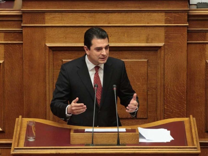 Σκρέκας για αυξήσεις στο ρεύμα: «Ειδικό τιμολόγιο για τους πολύτεκνους»