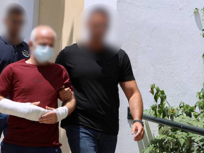 Απολογία γυναικοκτόνου στο Κουκάκι: «Την σκότωσα, σκούπισα τα αίματα πάνω μου και πήγα να αυτοκτονήσω»