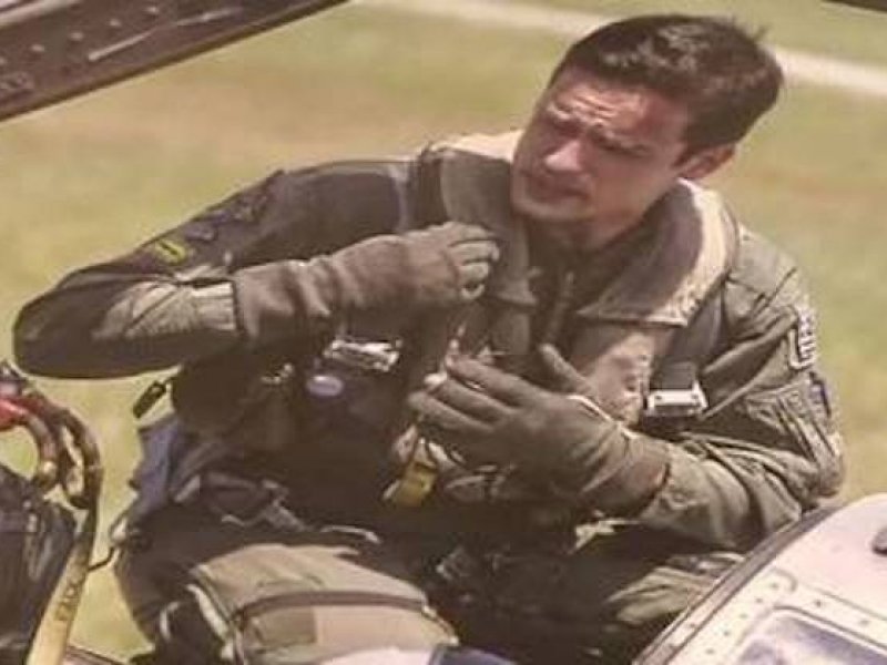 Με βαθιά οδύνη αποχαιρέτησε σήμερα η Ελλάδα τον υποσμηναγό Μάριο-Μιχαήλ Τουρούτσικα