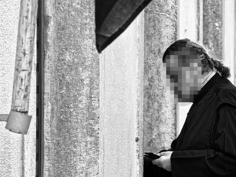 Σαλαμίνα: Ποινική δίωξη σε 68χρονο ιερομόναχο για ασέλγεια σε ανήλικο