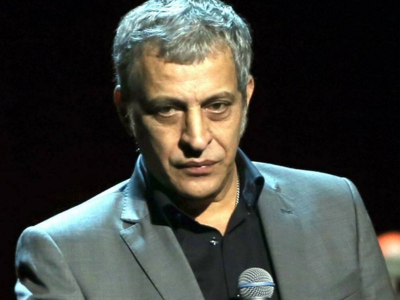 Θέμης Αδαμαντίδης: Συνελήφθη για ξυλοδαρμό της συντρόφου του