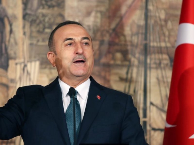Τσαβούσογλου στη «γραμμή» Ερντογάν: «Αποστρατικοποιείστε τα νησιά, αλλιώς...»